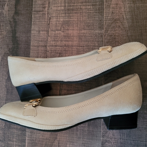 Amalfi by Rangoni Shoes - Picture 4 of 7